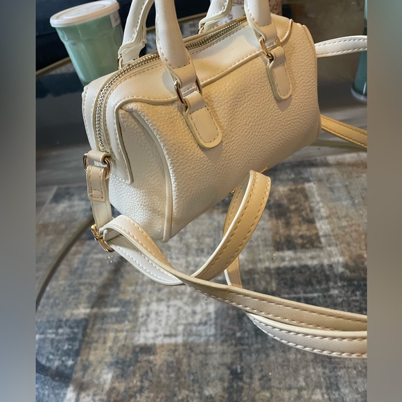 Like dreams cream Crossbody mini duffle - Picture 4 of 7